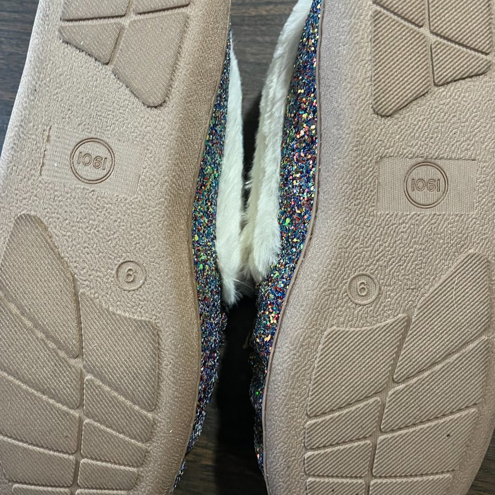 SLIPPERS - Picture 3 of 3